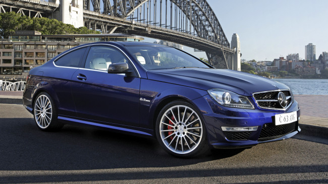 Обои картинки фото mercedes, coupe, автомобили, benz, скорость, мощь, стиль, автомобиль