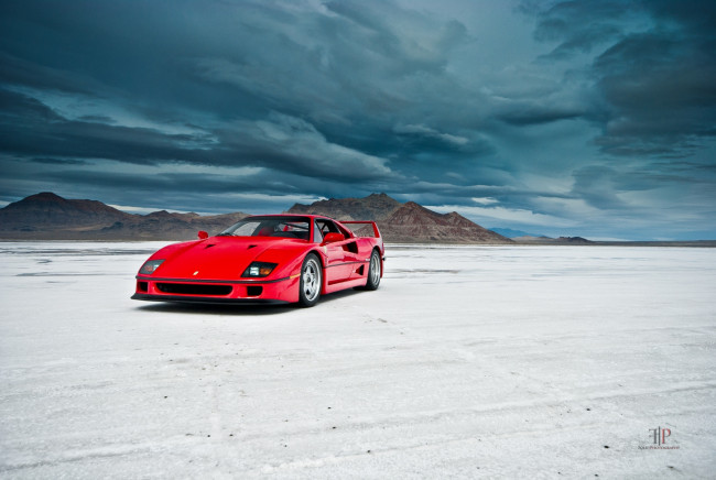 Обои картинки фото автомобили, ferrari, облака, красный, берег