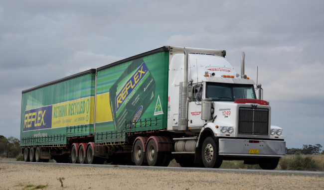 Обои картинки фото western star, автомобили, western, star, trucks, тяжелые, грузовики, запчасти, сша