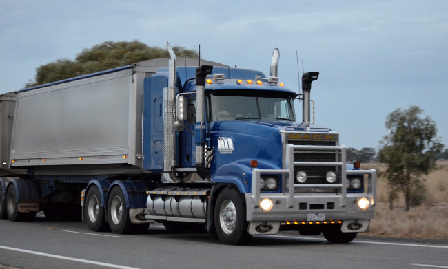 Обои картинки фото mack, автомобили, trucks, inc, тяжелые, грузовики, сша