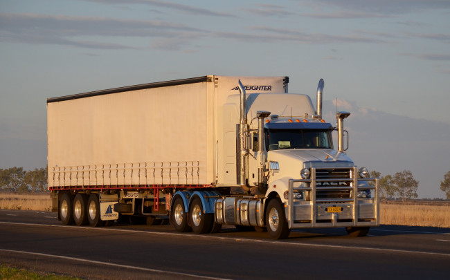 Обои картинки фото mack, автомобили, trucks, inc, тяжелые, грузовики, сша