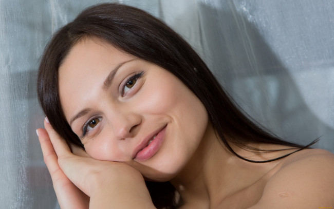 Обои картинки фото girl, девушки, -unsort , лица,  портреты, глаза, брюнетка