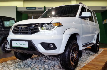 Картинка уаз автомобили выставки+и+уличные+фото белый патриот