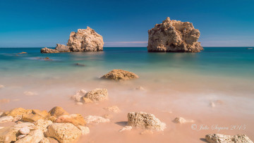 Картинка природа моря океаны скалы вода камни море