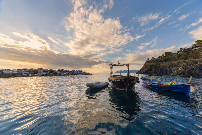 Обои картинки фото корабли, разные вместе, река, лес