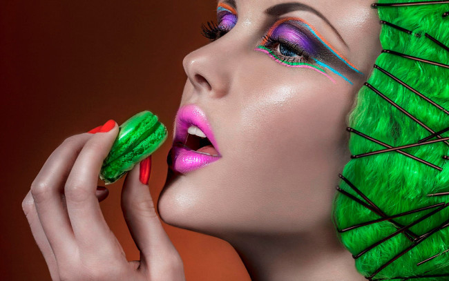 Обои картинки фото девушки, -unsort , лица,  портреты, зеленое, губы, глаза