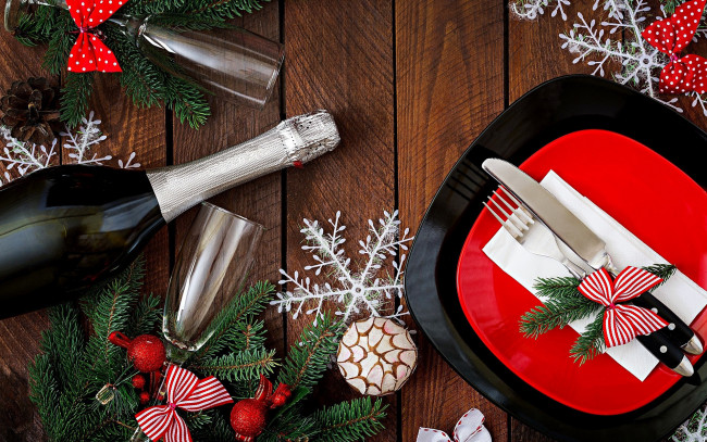 Обои картинки фото праздничные, - разное , новый год, шампанское, украшение, приборы