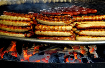 Картинка еда колбасные+изделия угли колбаски