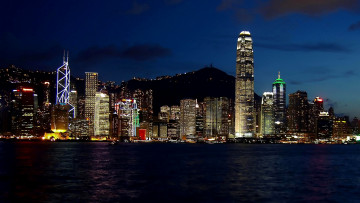 Картинка города гонконг+ китай гавань здания дома огни горы
