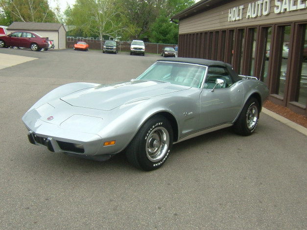 Обои картинки фото corvette, c3, автомобили, выставки, уличные, фото