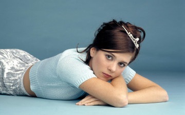 Картинка Anna+Friel девушки   заколка