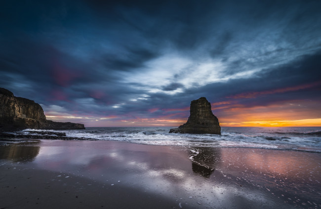 Обои картинки фото природа, побережье, облака, скалы, закат, океан