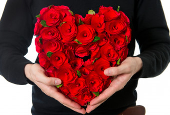 Картинка праздничные день+святого+валентина +сердечки +любовь сердце руки