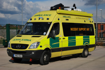 Картинка автомобили скорая+помощь помощь медицинская спецтехника