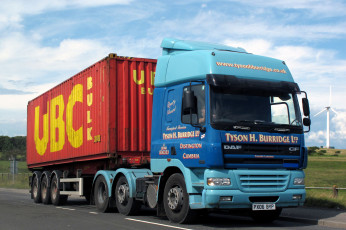 Картинка автомобили daf+ выставка улица нидерланды trucks автобусы daf седельные шасси nv тягачи