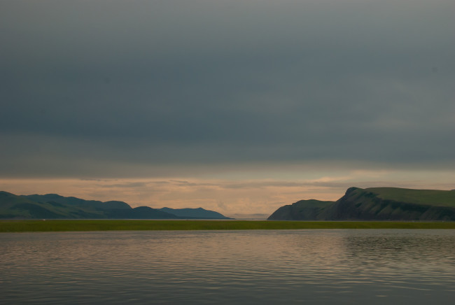 Обои картинки фото природа, реки, озера, трава, озеро, горы