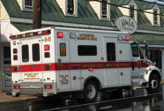 Обои картинки фото автомобили, скорая помощь, пожарный, автомобиль, спецтехника