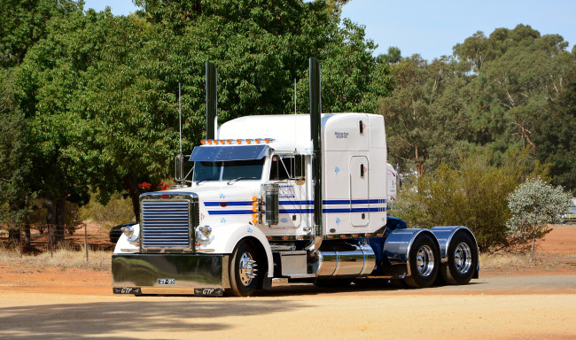 Обои картинки фото peterbilt, автомобили, седельный, тягач, грузовик, тяжелый