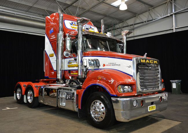 Обои картинки фото mack, автомобили, тягач, седельный, грузовик, тяжелый