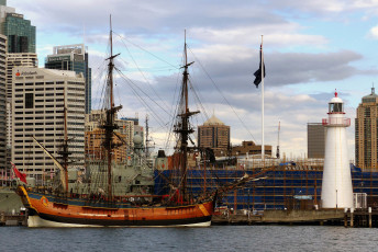 Картинка корабли порты+ +причалы маяк порт