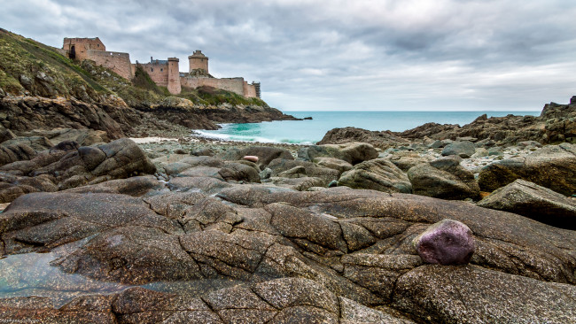 Обои картинки фото fort la latte -bretagne, города, - пейзажи, побережье, крепость
