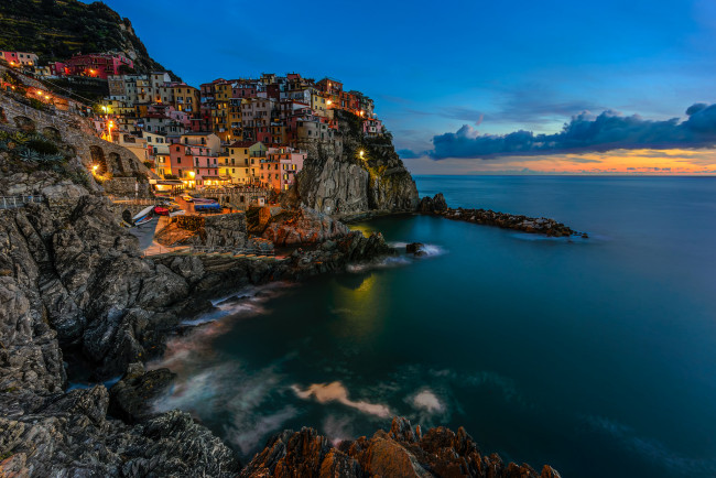 Обои картинки фото manarola, города, - пейзажи, скала, побережье, поселок