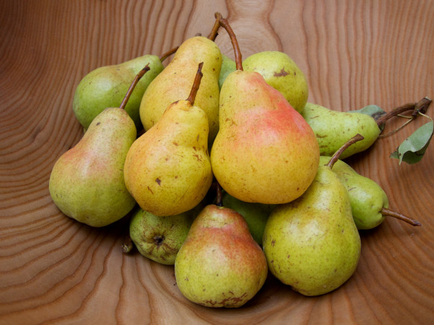 Обои картинки фото еда, груши, плоды