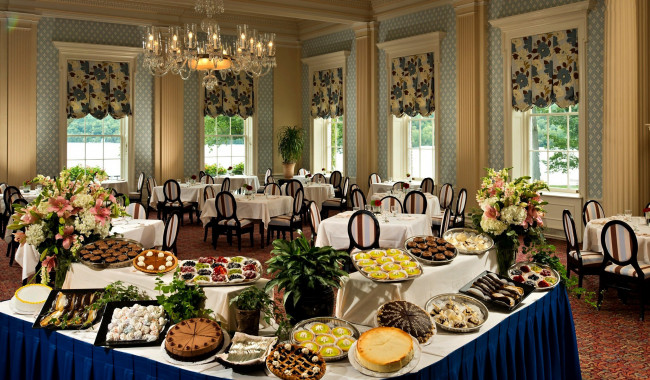 Обои картинки фото еда, пирожные,  кексы,  печенье, сервировка, столы, торты