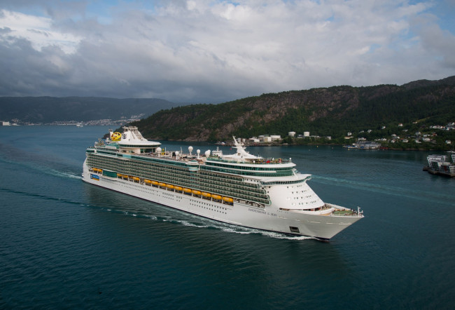 Обои картинки фото independence of the seas, корабли, лайнеры, круиз, лайнер