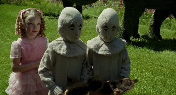 Картинка кино+фильмы miss+peregrine`s+home+for+peculiar+children близнецы клэр дети