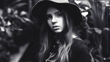 Картинка календари компьютерный+дизайн 2020 шляпа девушка взгляд модель calendar