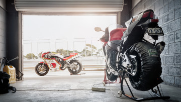 Картинка мотоциклы suzuki 2015 gsx-r750 1981 xr69