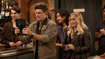 Картинка how+i+met+your+father+ сериал+2022+–+ кино+фильмы -unknown+ другое как я встретила вашего папу драма комедия сериал кадры новинки кино chris lowell hilary duff kim cattrall how i met your father