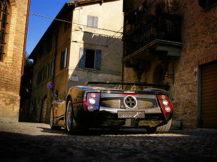 Картинка автомобили pagani