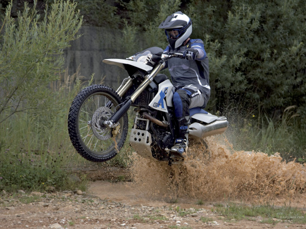 Обои картинки фото мотоциклы, bmw