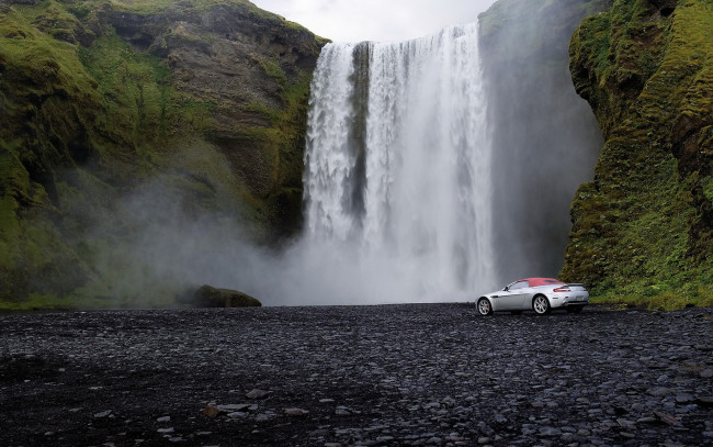 Обои картинки фото aston, martin, v8, vantage, roadster, автомобили