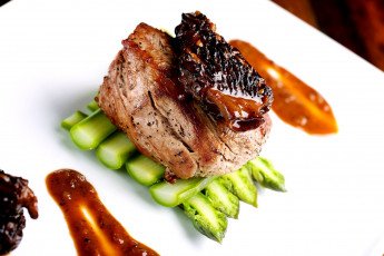 Картинка еда мясные блюда спаржа сморчок мясо гурман