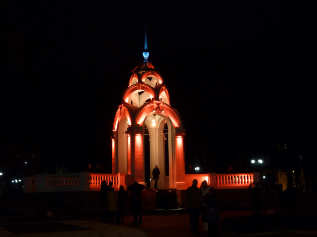 Обои картинки фото города, огни, ночного, харьков, зеркальная, струя, ночь