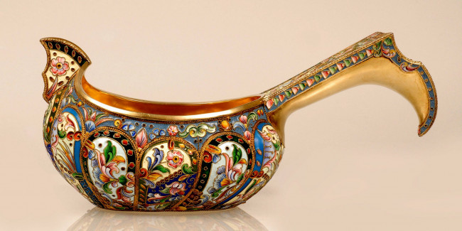 Обои картинки фото разное, посуда, столовые, приборы, кухонная, утварь, роспись, эмаль, ковш