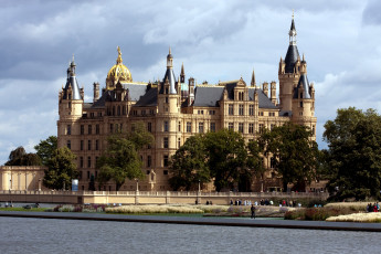 Картинка города замок шверин германия вода