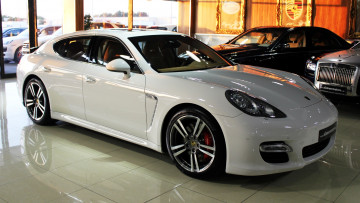 Картинка porsche panamera автомобили выставки уличные фото германия спортивные элитные