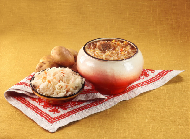 Обои картинки фото русская, кухня, еда, вторые, блюда, капуста, картофель, суп