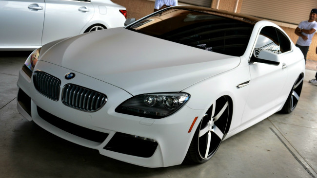 Обои картинки фото автомобили, выставки, уличные, фото, 650i, bmw