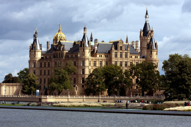 Обои картинки фото города, замок, шверин, германия, вода