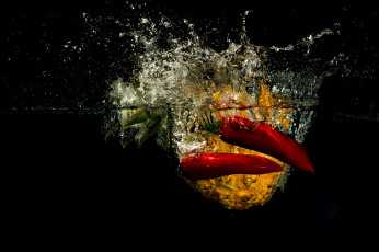 Картинка еда перец брызги вода