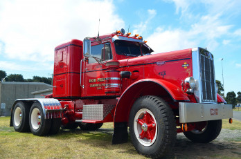 Картинка peterbilt автомобили красный тягач седельный