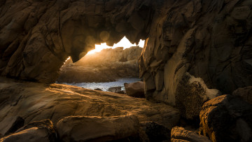 Картинка природа горы грот свет река