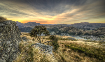 Картинка природа пейзажи свет тучи трава горы поле