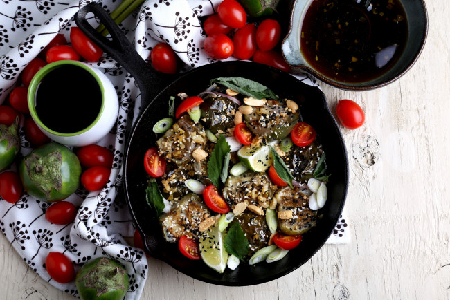 Обои картинки фото еда, вторые блюда, тайская, кухня, баклажаны, помидоры