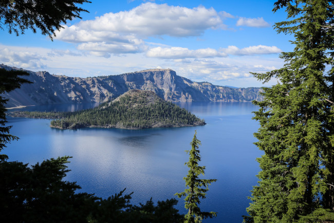 Обои картинки фото природа, реки, озера, остров, озеро, лес, горы